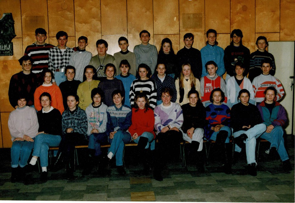 Klasa I TS 5 z wychowawcą Hanną Marcinkowską – Kiełbasiewicz.  Grudzień  1993 r.
